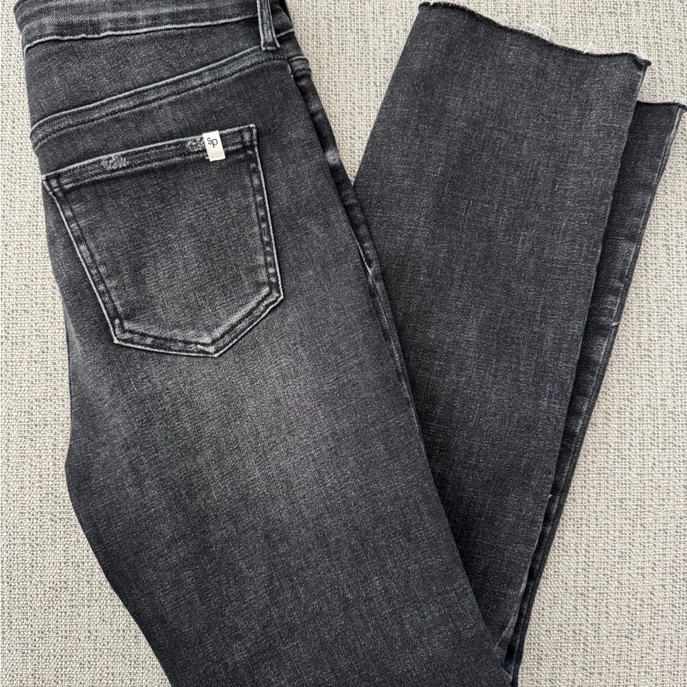 "Sneak Peek" Gray straight leg denim size 27 ✨MAKE AN OFFER ✨
